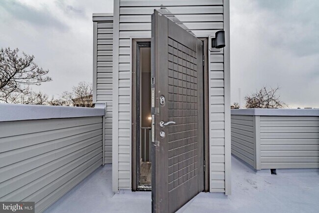 Photo - 2142 W Master Street Unidad #C