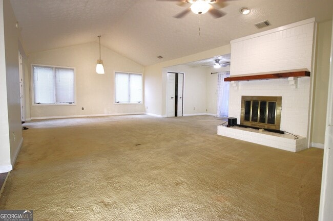 Photo - 1517 Stoneleigh Way