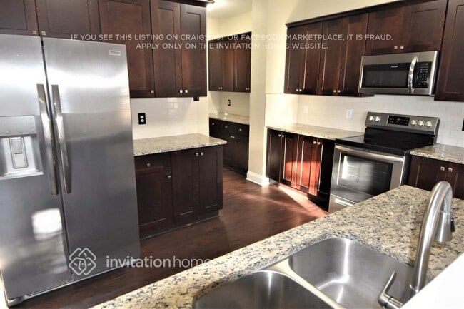 Photo - 1040 Sapphire Dr