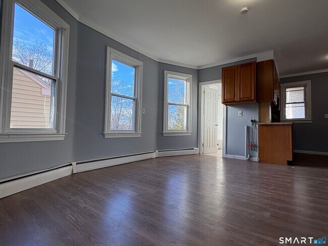 Building Photo - 3 Omo St Unit 2