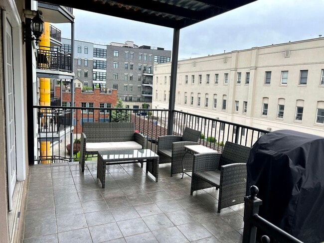 Photo - 719 Monroe St Unit 3