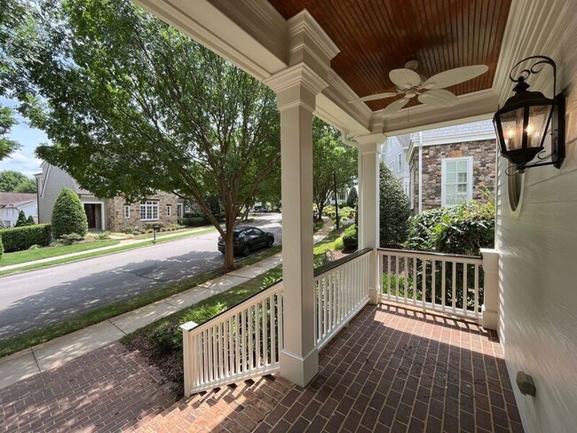 Photo - 535 Guilford Cir