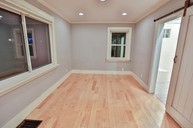 Photo - 1020 Ridgewood Ave