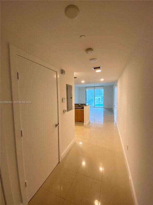Building Photo - 1060 Brickell Ave Unit 1413