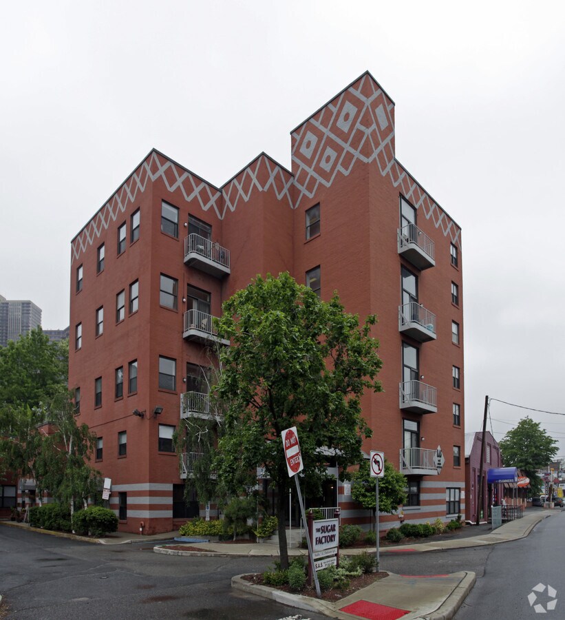 The Sugar Factory - The Sugar Factory Apartments