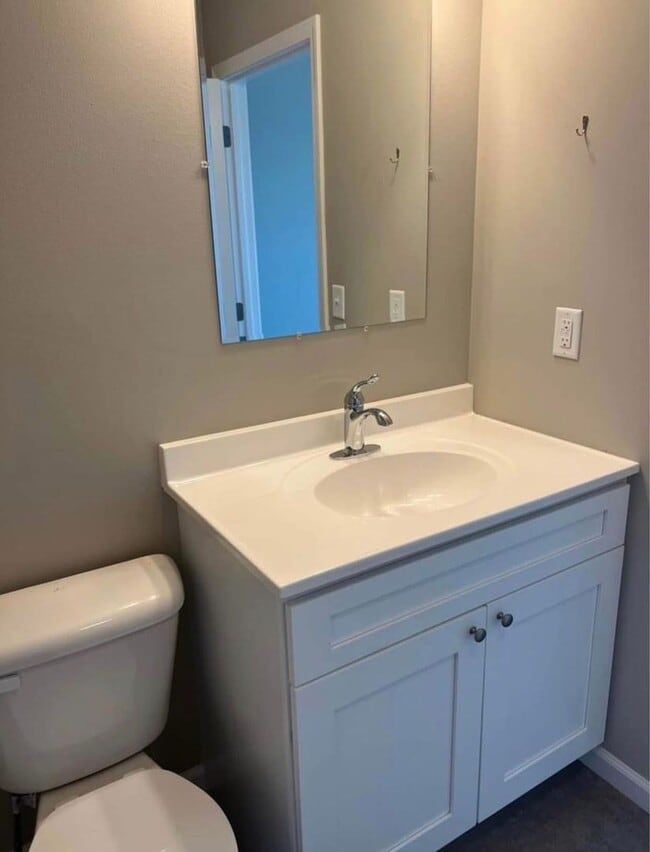 Photo - 3 bed, 1 bath Apartment Unit 219-106