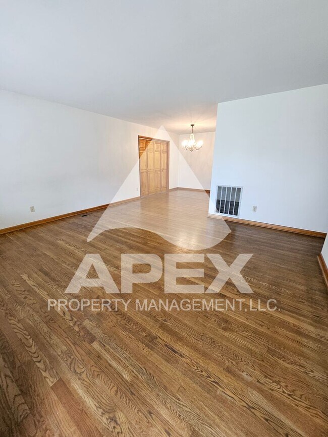 Photo - Beautiful 4 Bd 2/Ba + Bonus Rm, Basement R...