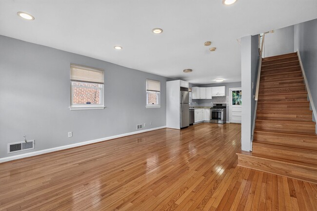 Photo - 5551 Chillum Pl NE