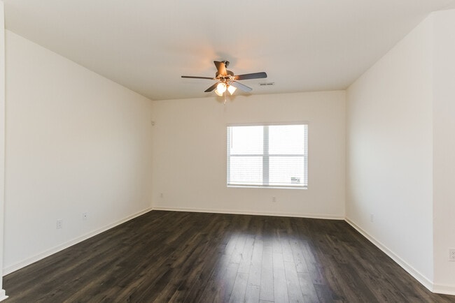 Photo - 5740 Timber Leaf Lp