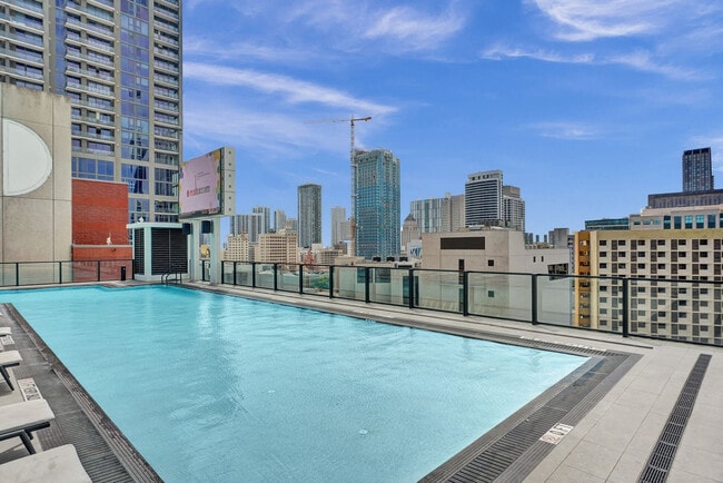 Photo - 398 NE 5th St Unidad SI ID1504041P