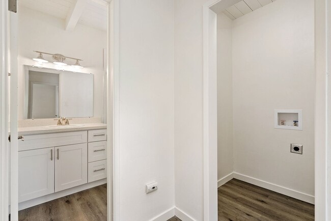 Photo - Renovated 2 Bedroom 1 Bath Unit Unidad 524 #3