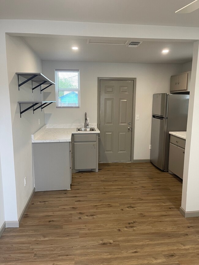 Photo - 2515 Baylor St