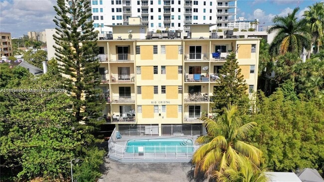 Building Photo - 453 SW 2nd St Unit 304C Rental