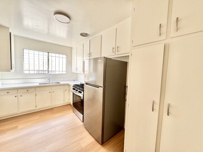Building Photo - 110 Catalina St Unit 1 Rental