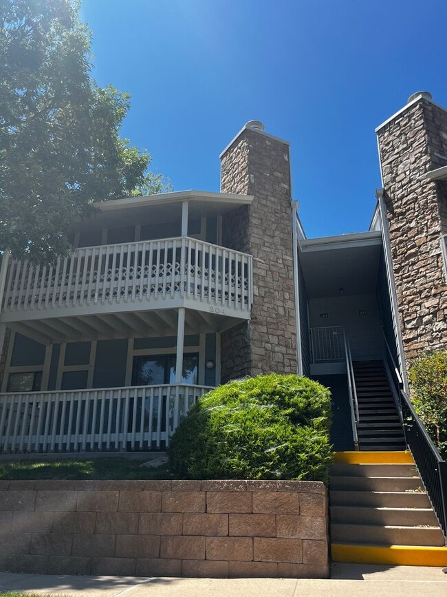 Photo - Well Maintained 2 bed 2 bath condo in Woodside Village! Unit 8-204