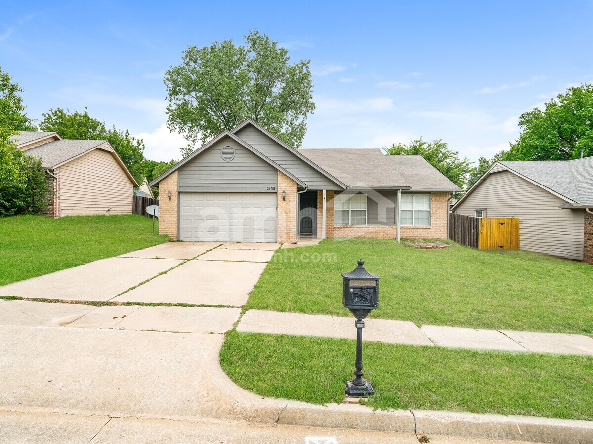 Photo - 2400 W Natchez St