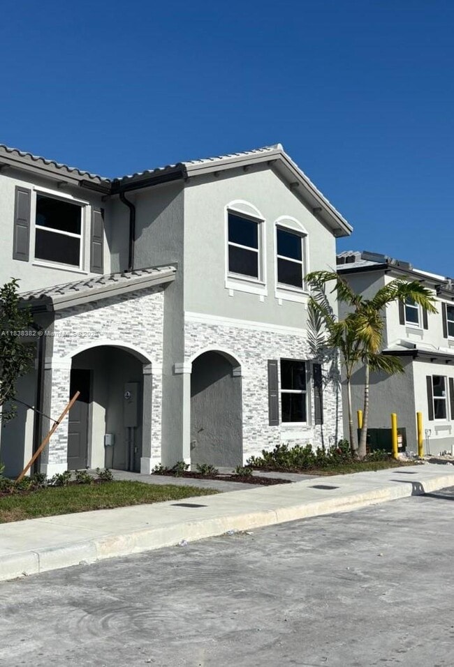 Photo - 151 SE 11th St Townhome