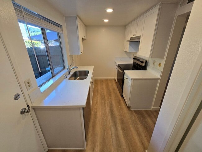 Photo - Spacious townhome in a well-maintained El Cajon complex