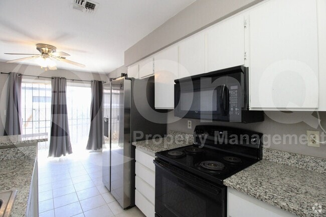 Building Photo - 9021 W Elm St Rental