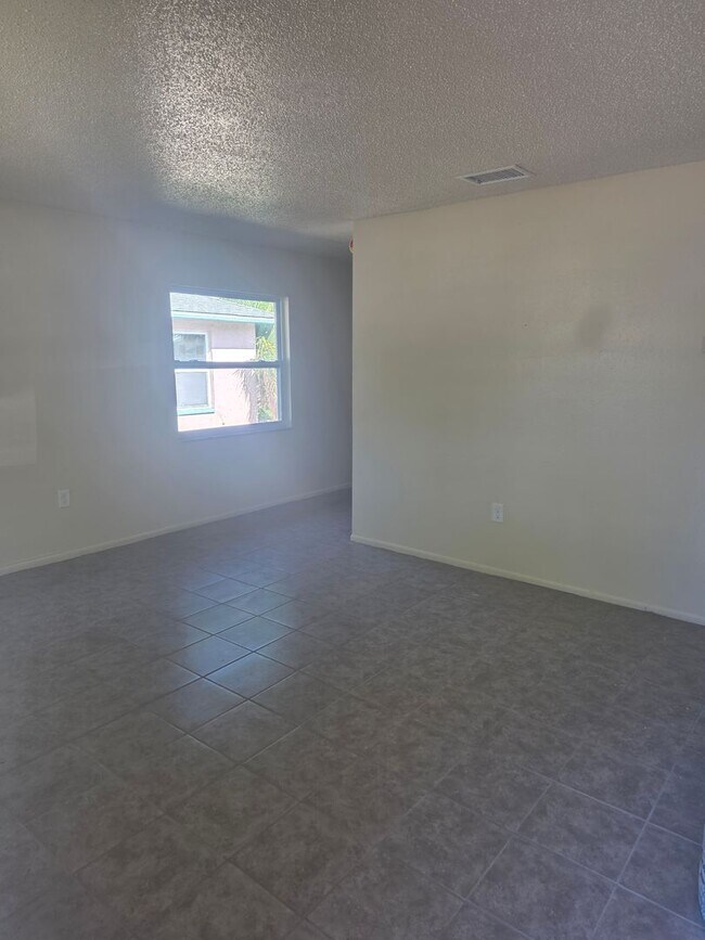 Photo - 3/2 DUPLEX NEW REMODEL