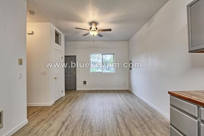 Photo - 1 Bed, 1 Bath Duplex Unit in Parkrose