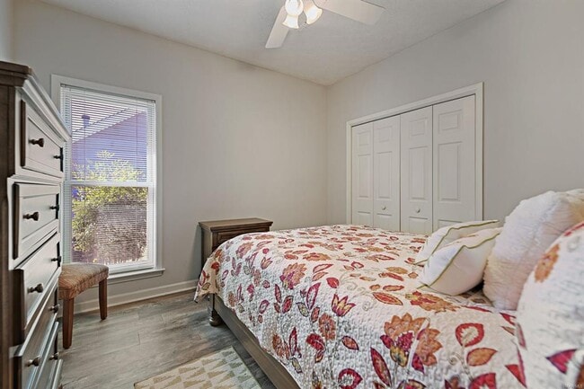 Photo - 905 Running Brook Dr