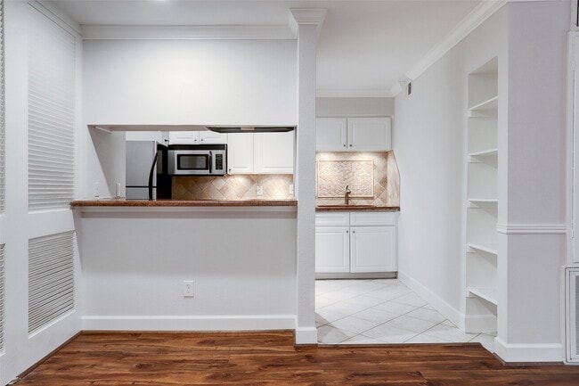 Photo - 3131 Cummins St Unidad 13