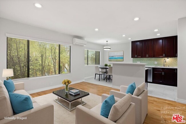 Building Photo - 2488 Beachwood Dr Unit 4 Rental