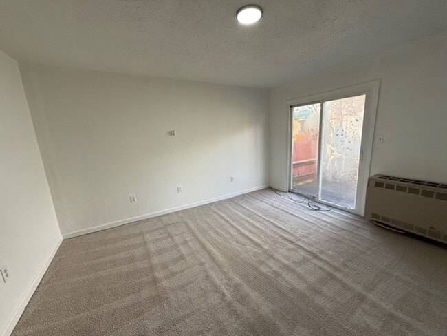 Photo - 49 Amm St Unit Rear Apartment