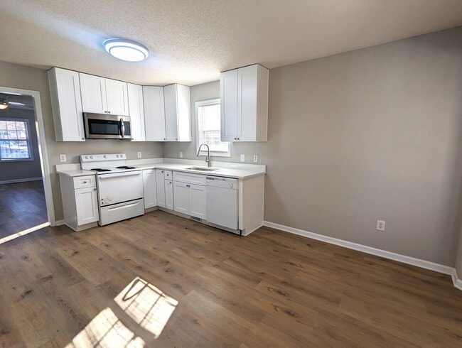 Photo - 125 Lonesome Wind Way