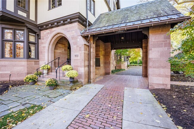 Photo - 901 East Ave