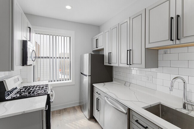 Photo - 7622 N Eastlake Terrace