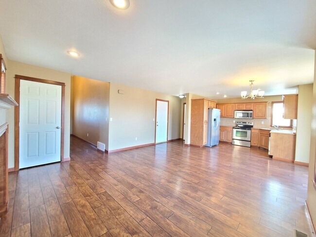 Photo - $2,200 -  3 Bed / 2.5 Bath Beautiful Spokane Valley House