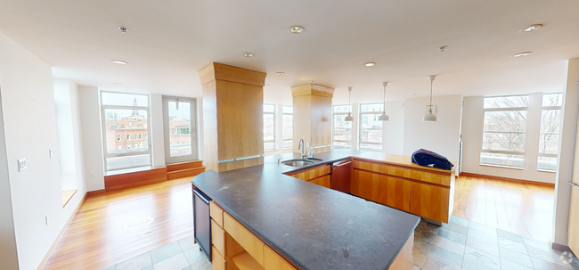 Building Photo - 93 Winthrop St Unit 6 Rental