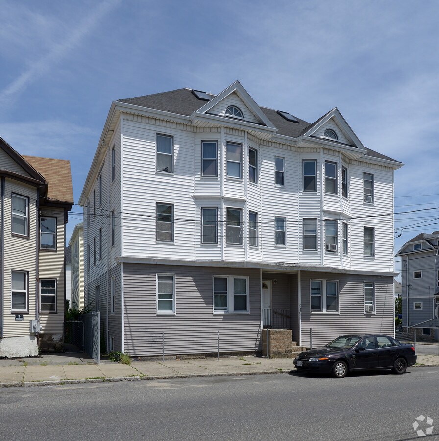 Photo - 540-542 N Front St