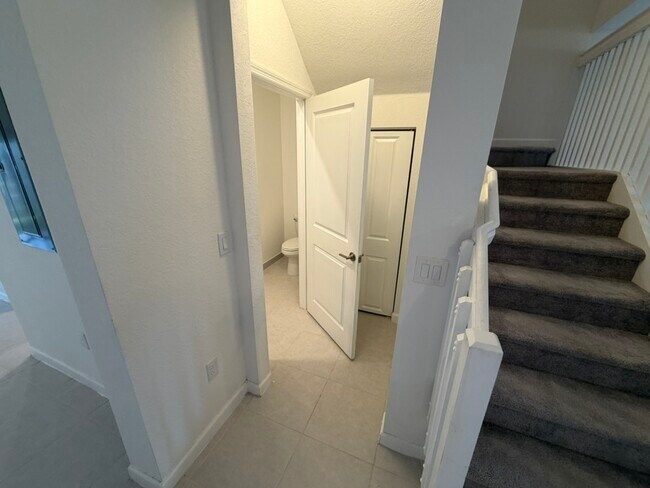 Photo - 21001 NE 8th Ave