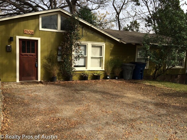 Photo - 2106 W 7th St