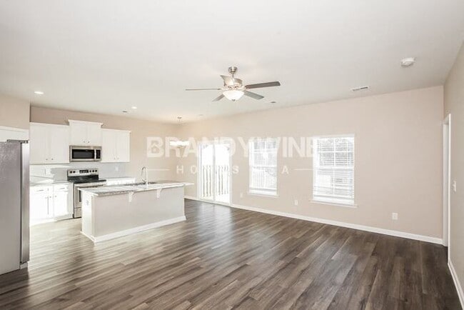 Photo - 327 Redmoss Dr