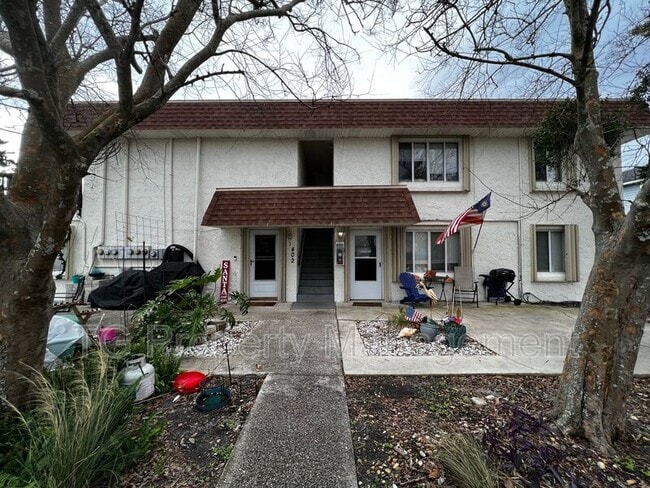 Photo - 402 Lower 8th Ave
