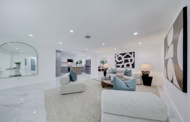 Photo - 871 NE 81st St