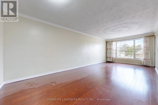 Photo - 225 Pineway Blvd