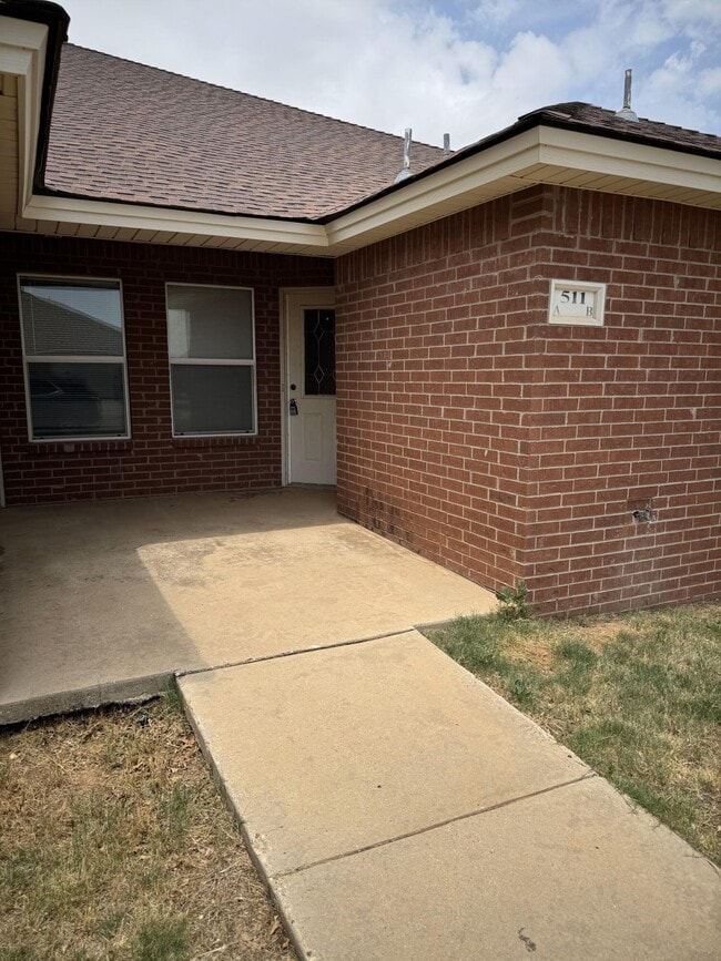 Building Photo - 511 N Brentwood Ave Rental