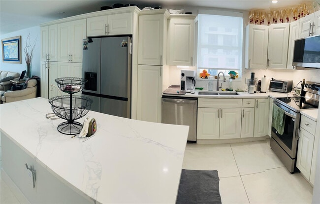 Photo - 3100 NE 49th St Unit 204