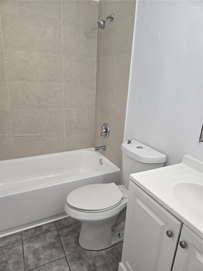 Photo - 2804 SE 16th Ave Condo Unit 124