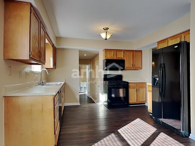 Photo - 15 Churchill Manor Ct