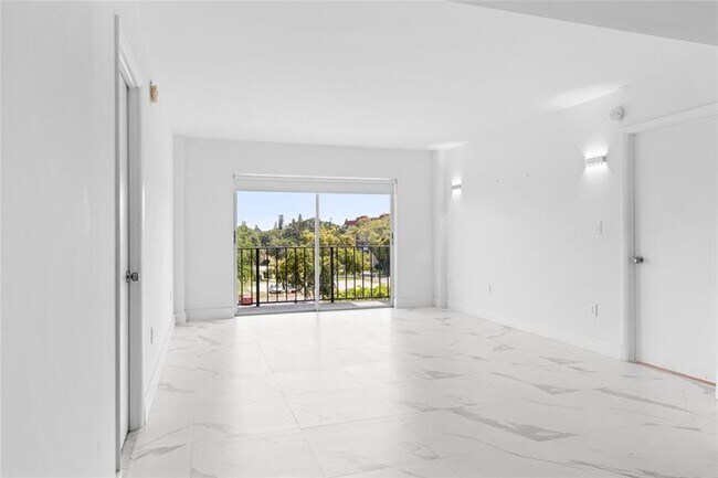 Photo - 4164 Inverrary Dr Unit 412