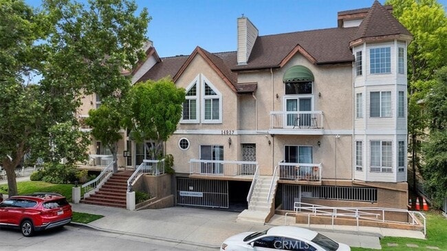 Building Photo - 14937 Dickens St Unit 209 Rental