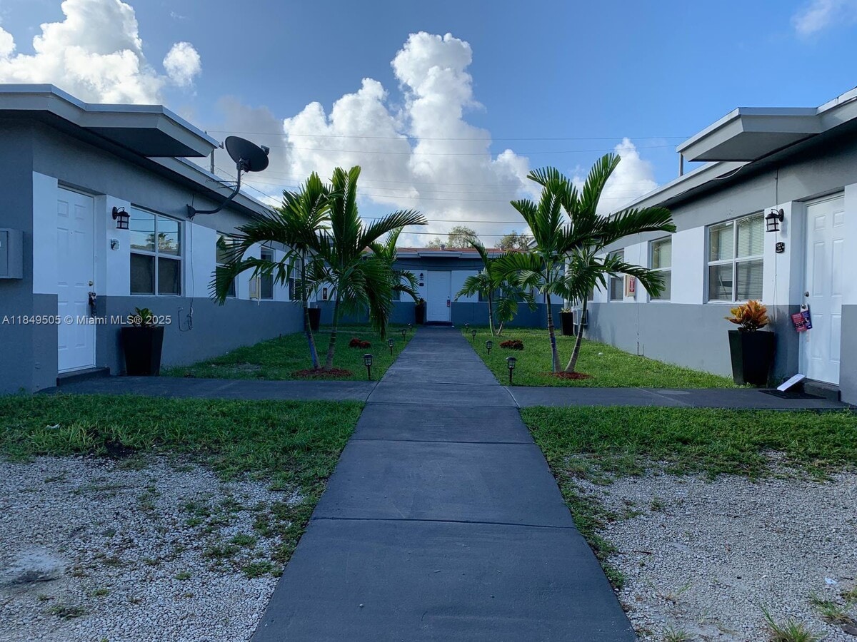 Photo - 2300 Douglas St Condo Unit 7