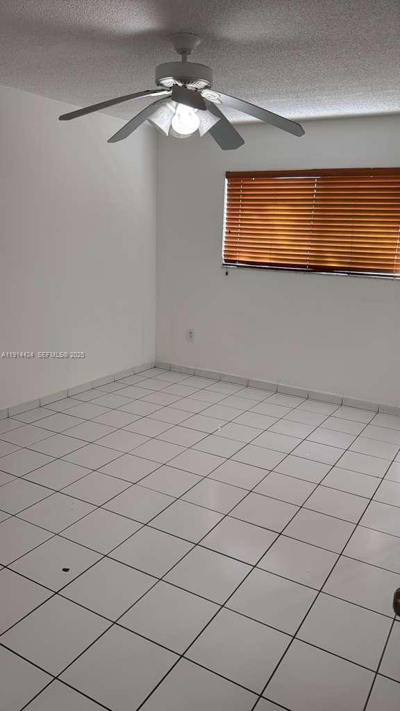 Photo - 5480 W 21st Ct Unidad 201