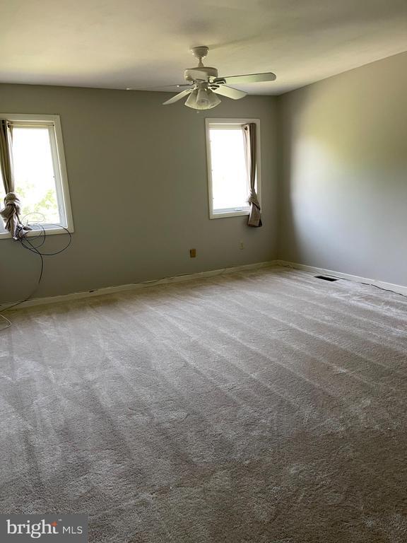 Photo - 325 Chickory Way